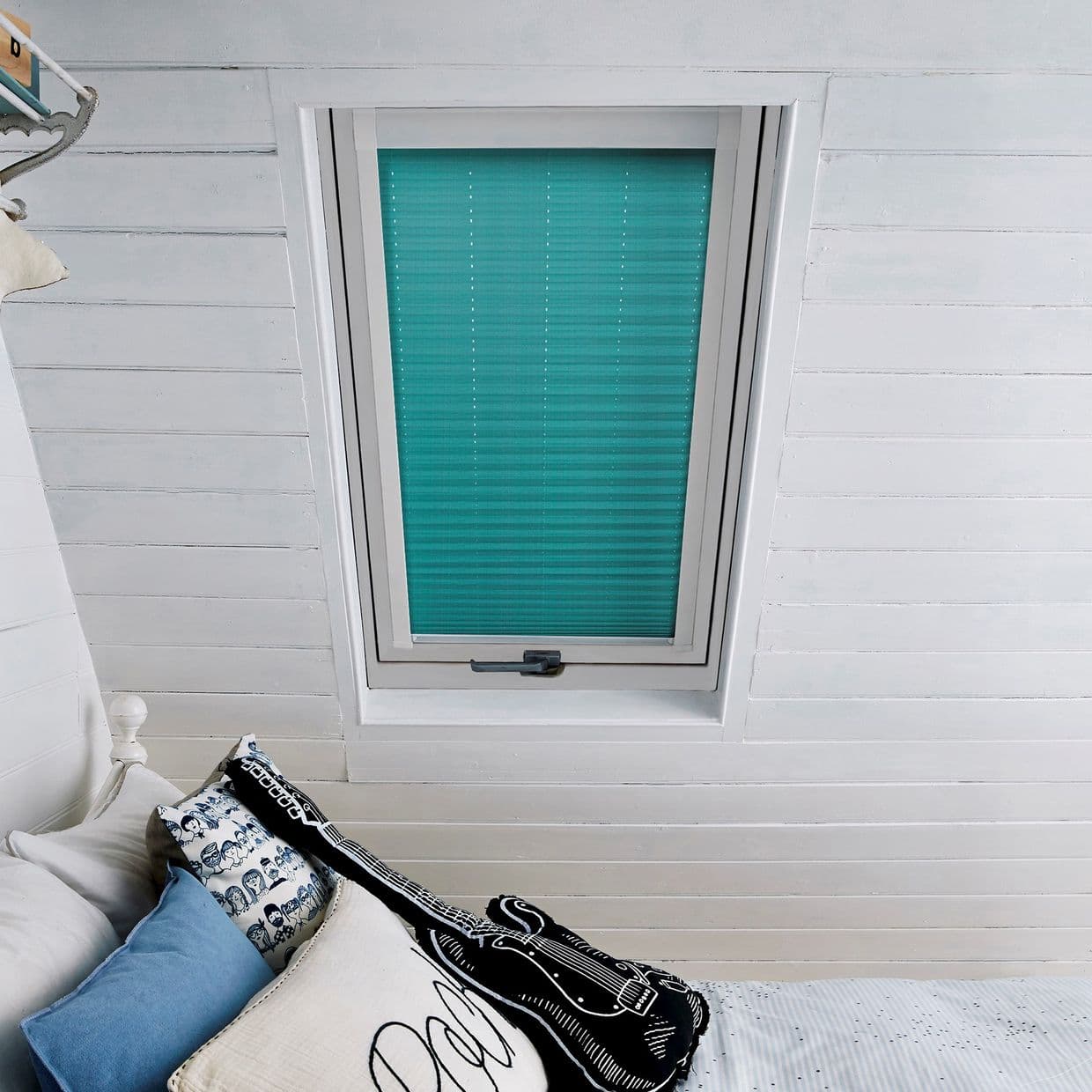 Thermashade Blackout Turqoise Skylight Pleated Blind